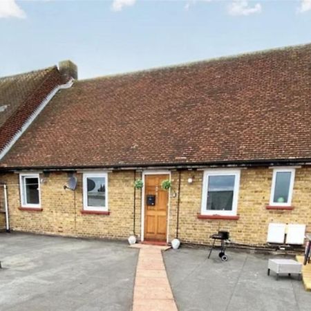 4 Bedroom Property Which Sleeps 8 Very Close To The Harry Potter Studio And Watford Junction Eksteriør billede