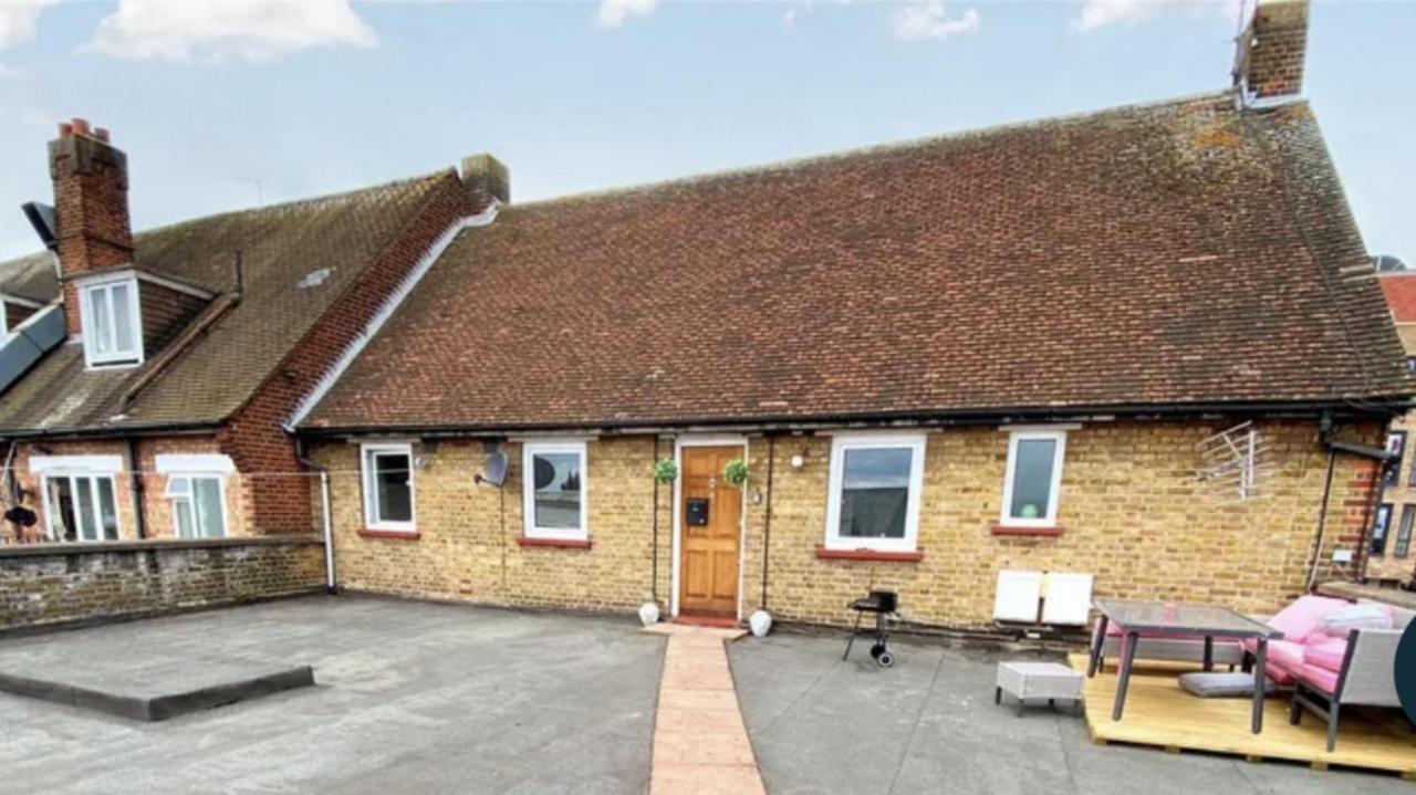 4 Bedroom Property Which Sleeps 8 Very Close To The Harry Potter Studio And Watford Junction Eksteriør billede